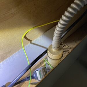 ミカドトップオープン食洗機取替え　排水接続